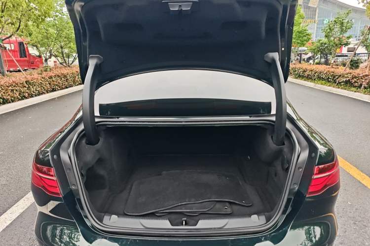 Used Jaguar XEL 2023 2.0T 250 PS R-DYNAMIC S Advanced Sport Edition Trunk