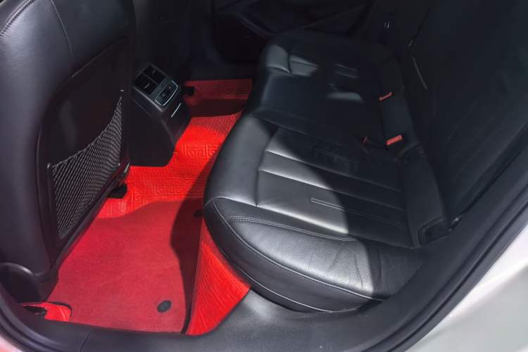 Used Audi A4L 2018 30th Anniversary Edition 40 TFSI Fashion Model Interior 4