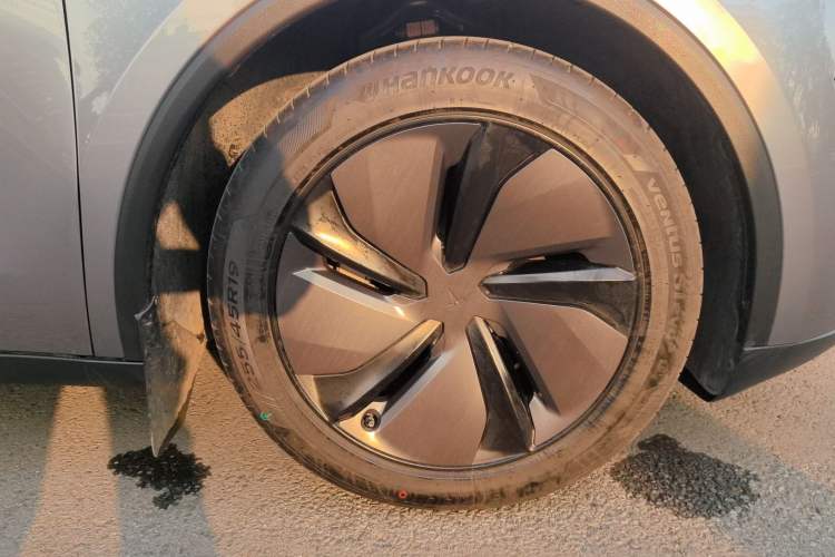 Used Tesla Model Y 2025 Updated Version Long-Range All-Wheel Drive