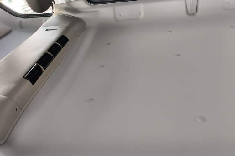 Used CHANGAN KAICHENG Ruixing M60 2023 1.6L CNG Comfort-Grade 6-Seater Passenger Vehicle Interior 7