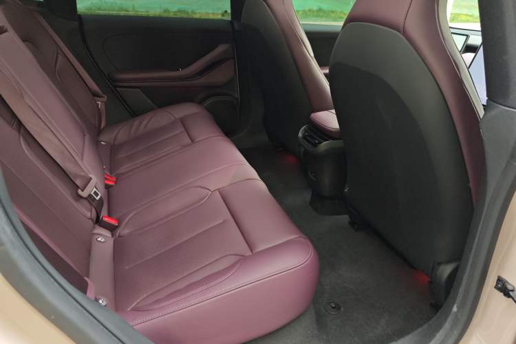 Used Nio ET5 2024 75 kWh Interior 1