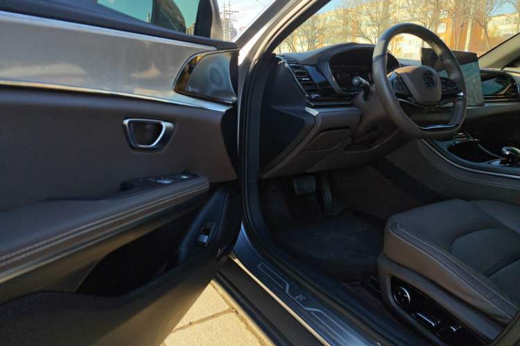 Used BYD Han 2020 EV Long-Range Luxury Model
