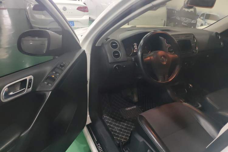 Used Volkswagen Tiguan L 2016 280TSI Automatic Two-Wheel-Drive Silk Road Style Edition
