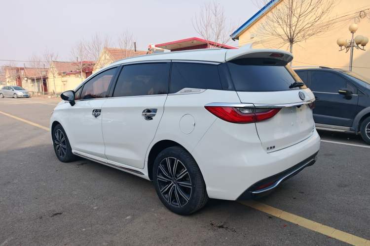 Used BYD Song MAX New Energy 2019 DM 1.5T Smart Connect Zhiyao Model 6 Seats China VI Standard