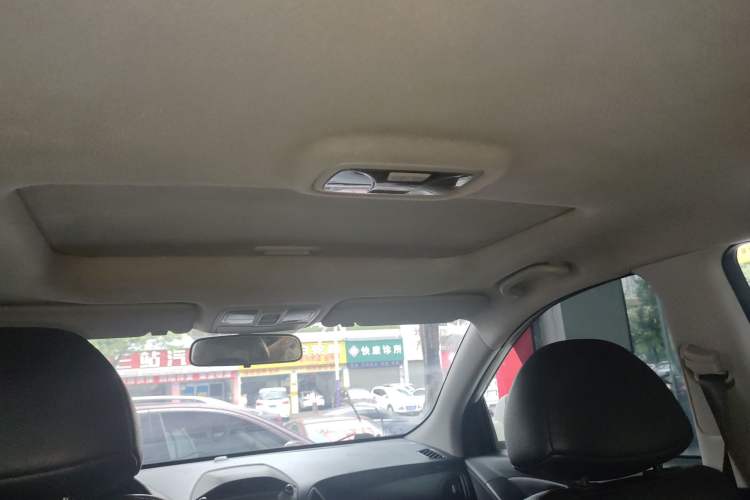 Used Hyundai ix35 2013 2.0L Automatic Two-Wheel Drive Smart GLS China IV Standard