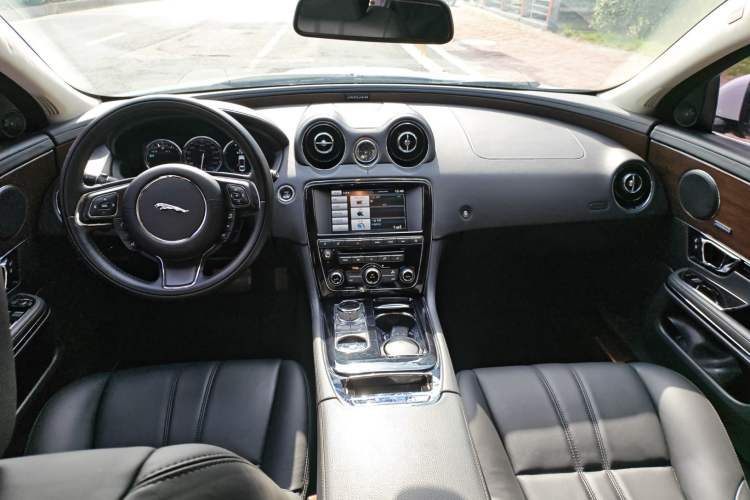 Used Jaguar XJ 2015 XJL 2.0T Two-Wheel-Drive Elegant Business Edition