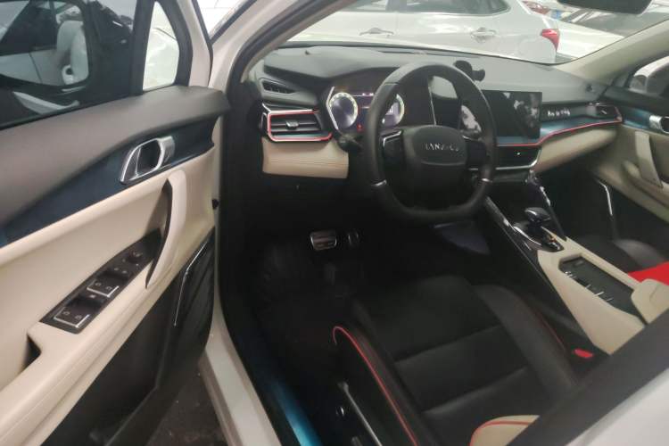 Used Lynk & Co 06 2021 1.5T Shero Pink Special Edition