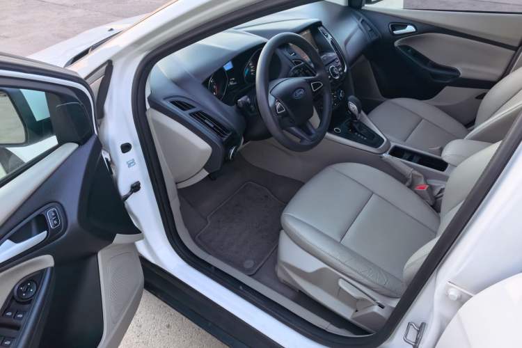 Used Ford Focus 2015 Sedan 1.6L Automatic Comfort Model