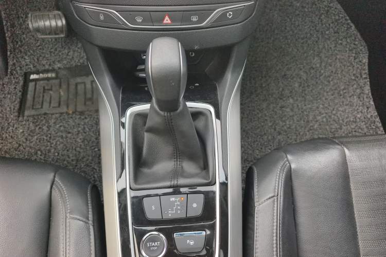Used Peugeot 308S 2015 1.6T Automatic Ruichi Edition Gear Lever