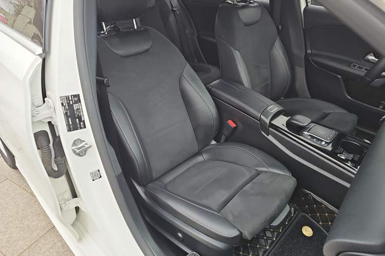 Used Mercedes-Benz A-Class 2021 A 200 L Sport Sedan Fashion Model Right Front Seat