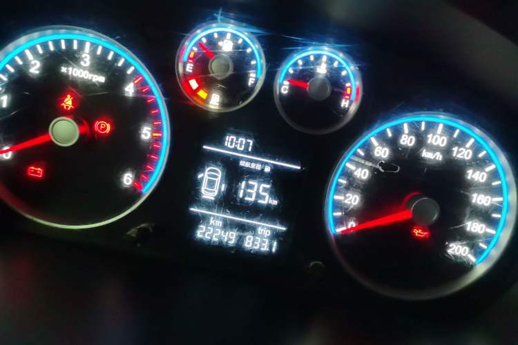 Used Foton Toano 2024 Joyear Multi-Function 2.0T Manual Long-Wheelbase Mid-Roof Model with Single Rear Tire Available in 5/6/7/9-Seater Configurations