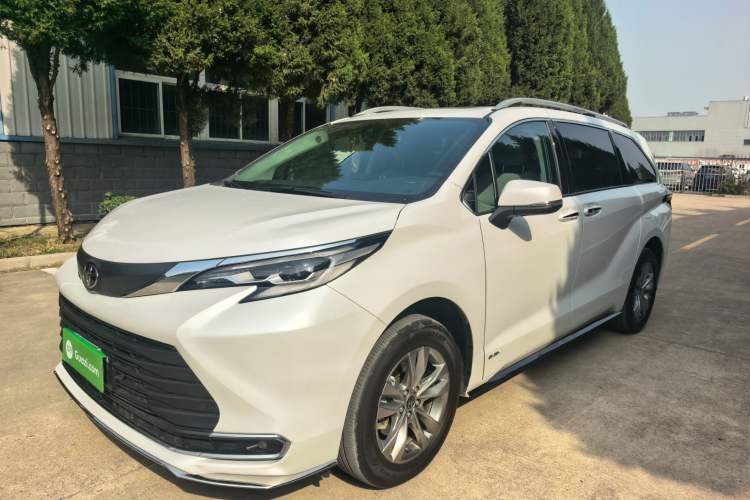 Used Toyota SIENNA 2024 2.5L Hybrid Comfort Edition
