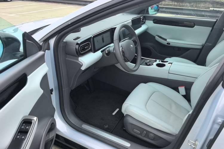 Used Leapmotor C01 2022 Four-Wheel Drive Dual-Motor Performance Version Driver Seat