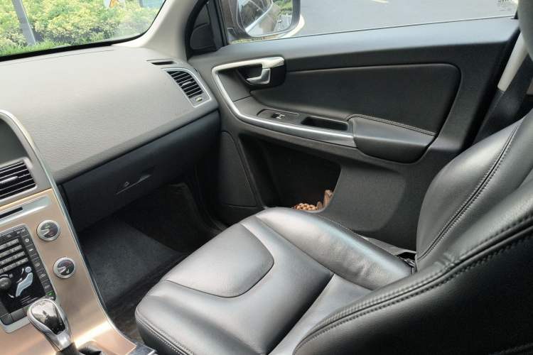 Used Volvo XC60 2016 T5 Smart Upgrade Model
