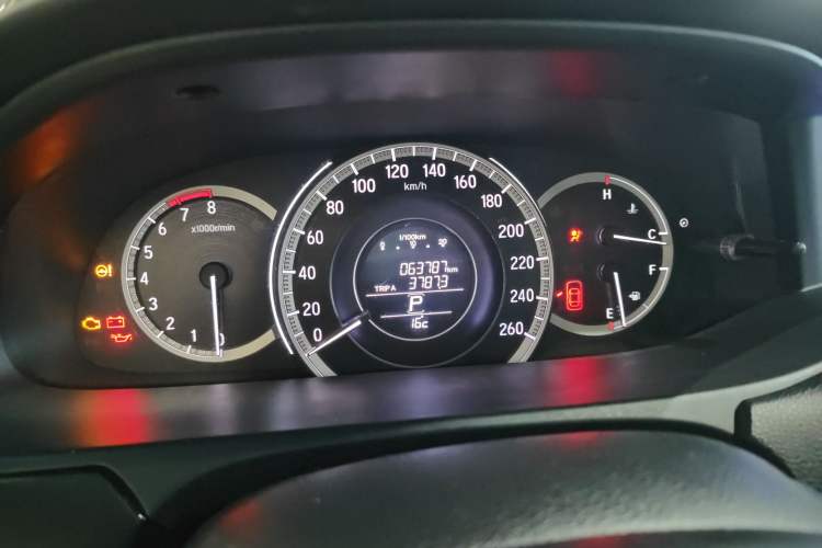 Used Honda Accord 2016 2.0L Comfort Edition Odometer Close Up