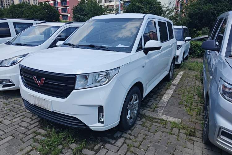Used Wuling Hongguang PLUS 2020 1.5L Manual Comfort 7-Seater
