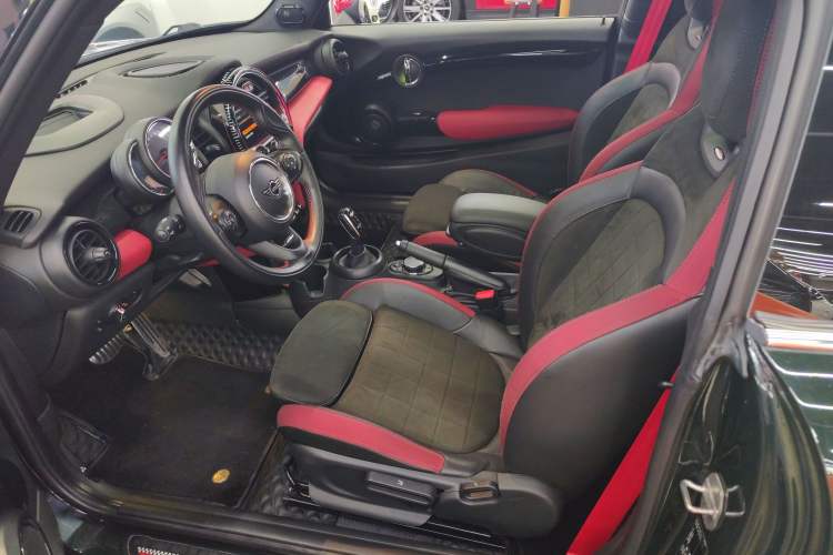 Used MINI JCW 2018 2.0T JOHN COOPER WORKS ALL-IN
