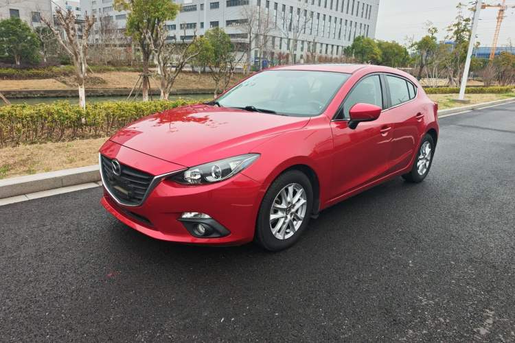 Used Mazda Mazda 3 Axela 2016 Hatchback 1.5L Automatic Luxury Model