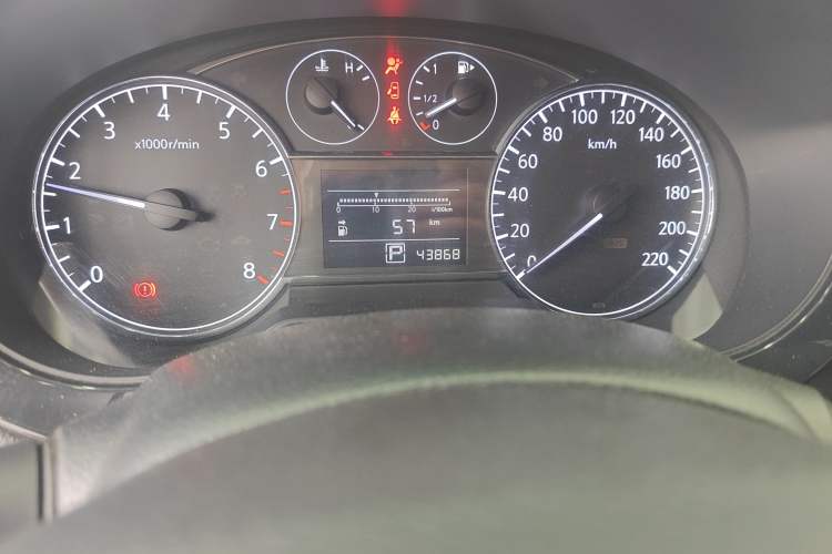 Used Nissan Tiida 2014 1.6L CVT Comfort Model Odometer Close Up