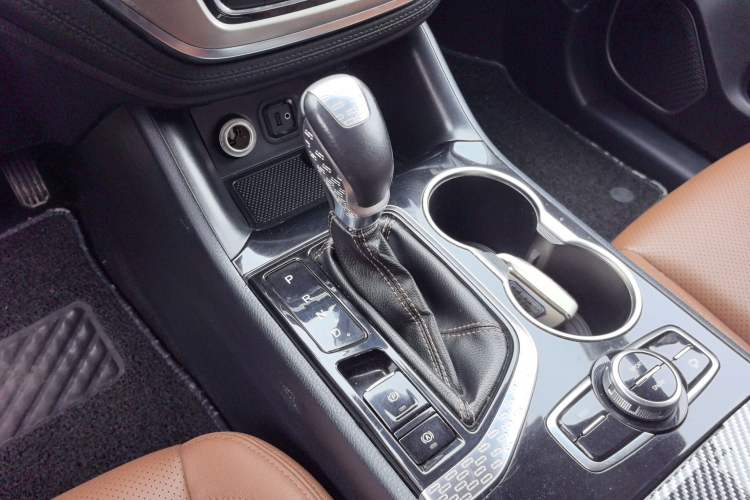 Used Changan CS95 2017 2.0T Two-Wheel Drive Zhituo Edition