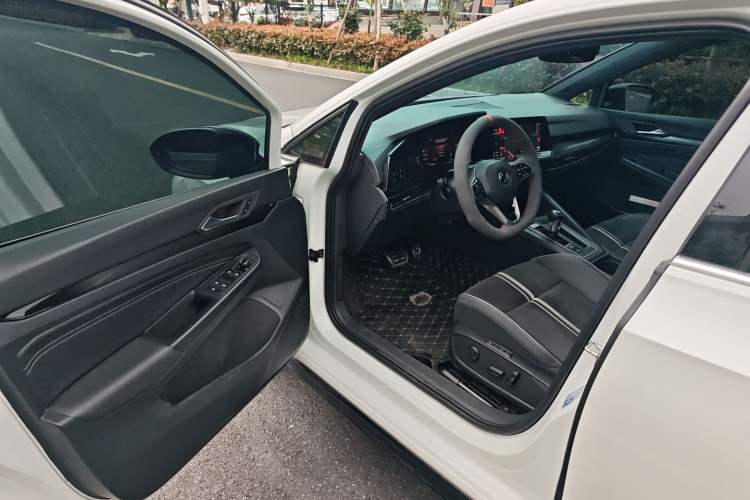 Used Volkswagen Golf 2021 280TSI DSG 30th Anniversary Edition Driver Seat