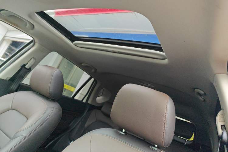 Used GAC Trumpchi GS4 2017 235T Automatic Two-Wheel Drive Luxury Smart Connectivity Version Headliner