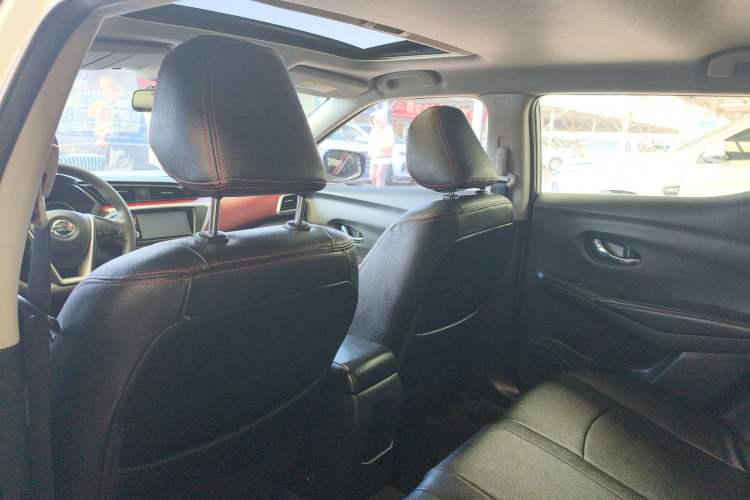 Used Nissan Lannia 2016 1.6L CVT Smart Cool Edition Interior 3