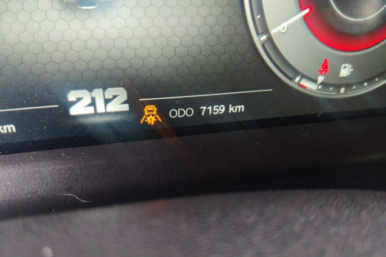 Used 212 T01 2024 2.0T Explorer