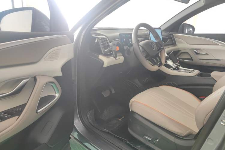 Used BYD Song Pro New Energy 2024 HONOR Edition DM-i 71KM Navigation Model
