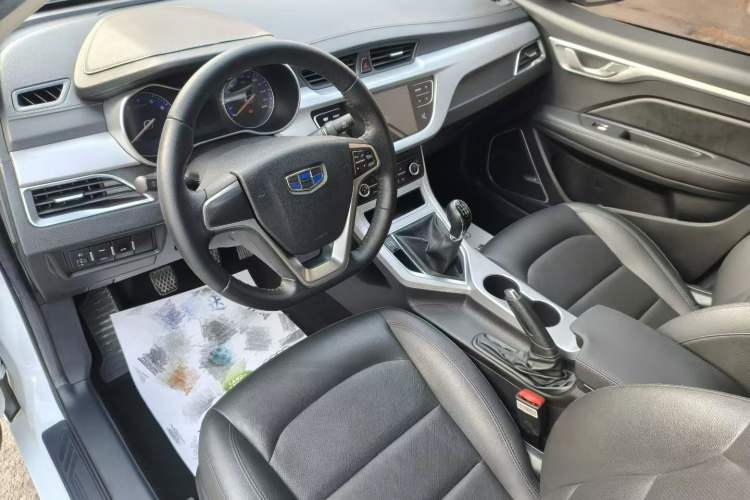 Used Geely Auto Vision 2019 Upgraded Model 1.5L Manual Luxury Version China VI Standard
