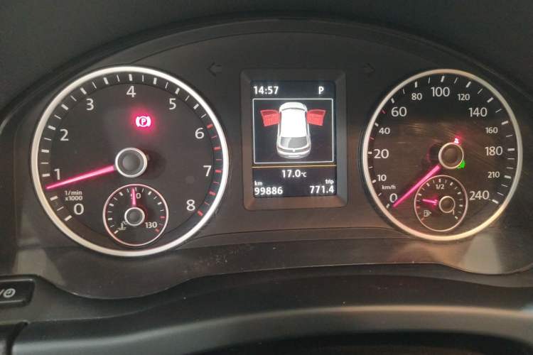 Used Volkswagen Tiguan 2015 1.8TSI Automatic All-Wheel-Drive Luxury Model