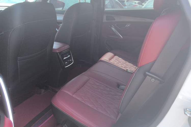 Used JETOUR X70 PLUS 2023 1.5T DCT Brave PLUS 5-Seater