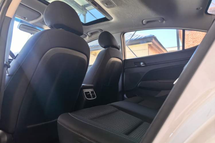 Used Hyundai Elantra (6th Generation / Lingdong) 2018 1.4T Dual-Clutch Xuan Dong · Dynamic Edition Interior 2