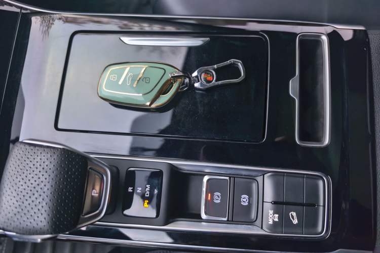 Used Roewe RX5 MAX 2019 300TGI Automatic 4G Connect Luxury Edition Interior 4