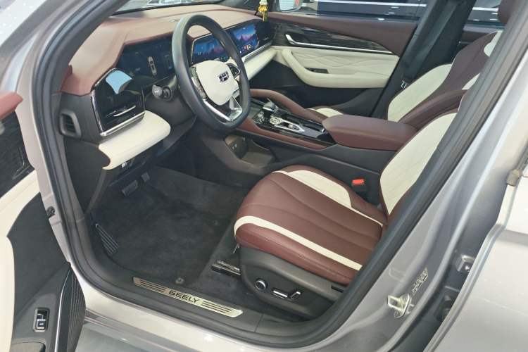 Used Geely Auto Monjaro L 2021 2.0TD DCT EVO Two-Wheel Drive Prestige Version Interior 3