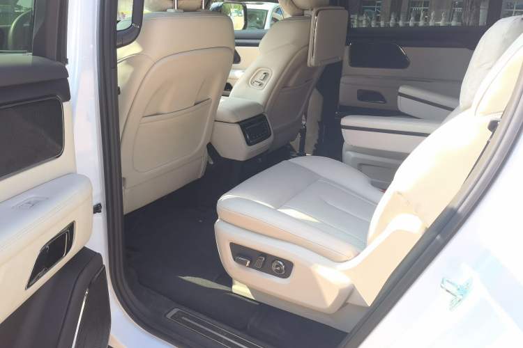 Used Polestones 01 2024 All-Purpose 7-Seater Standard Range Edition
