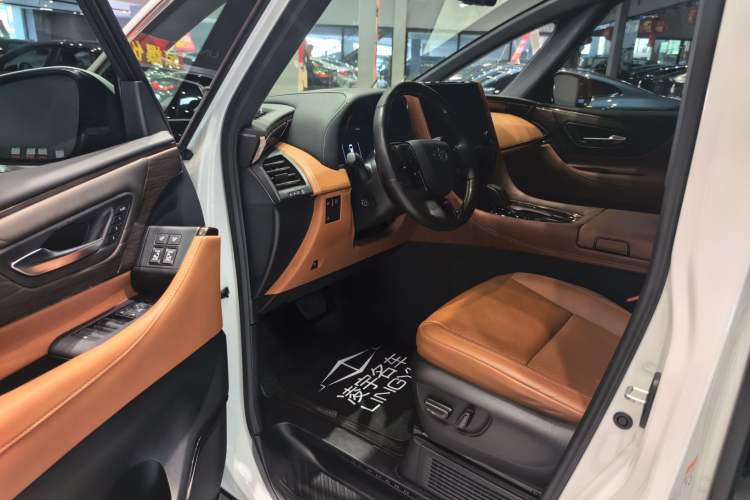 Used Toyota Alphard 2024 Dual-Engine 2.5L Prestige Edition
