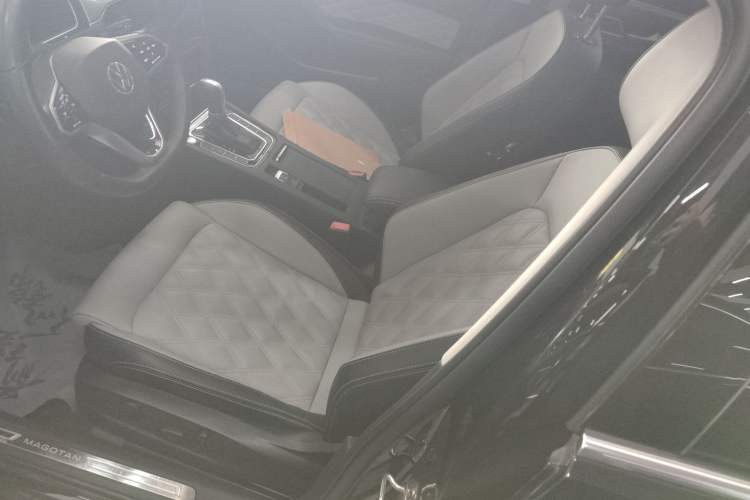 Used Volkswagen Magotan 2023 2 Million Units Limited Edition 330TSI DSG Leading Version
