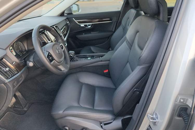 Used Volvo S90 2017 T5 Zhiyuan Edition
