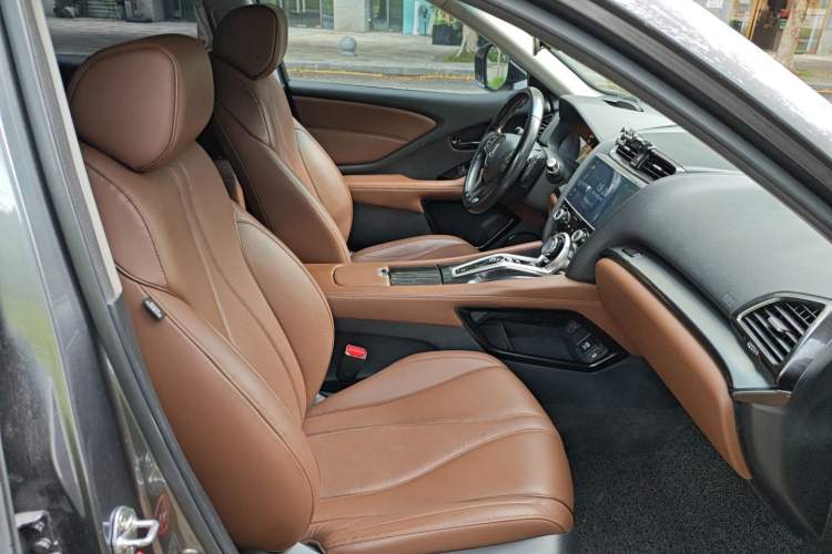 Used Acura CDX 2016 1.5T Two-Wheel Drive Deluxe Edition