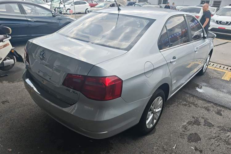 Used Volkswagen Jetta 2015 1.6L Automatic Fashion Model