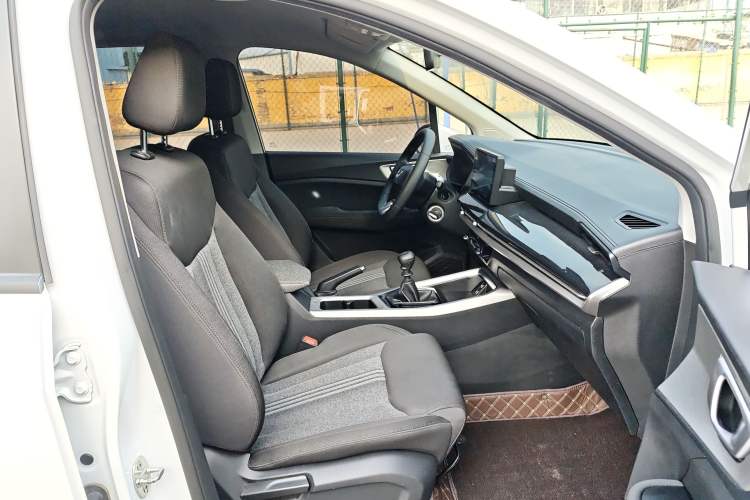 Used Wuling Jiachen 2022 1.5L Manual Enjoyment Elite Model
