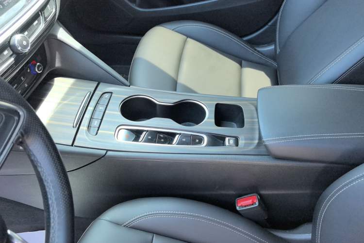 Used Buick Regal 2024 25T Deluxe Edition Interior 5