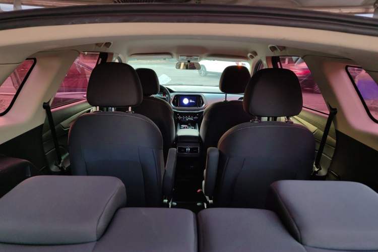 Used JETOUR X90 2019 1.6T DCT Yue Lü Edition 6 Seats China VI Standard Interior 5