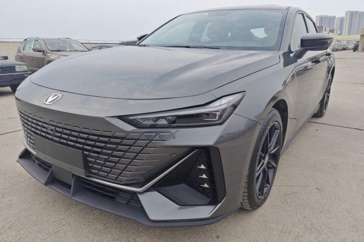 Used CHANGAN UNI-V iDD 2023 ZhiDian iDD 1.5T 113km Smart & Fun Version
