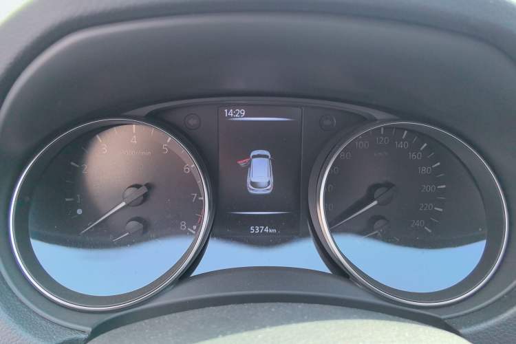 Used Nissan Qashqai 2023 Classic 2.0L CVT XV Comfort Edition Odometer Close Up