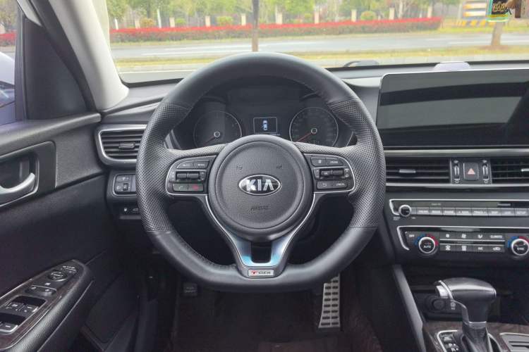 Used Kia K5 2016 1.6T Automatic LUX
