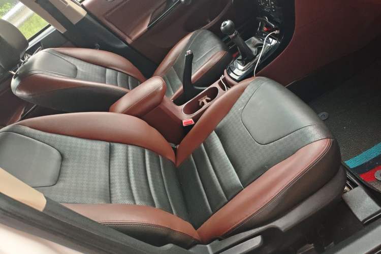 Used BYD Surui 2016 1.5L Manual Elite Edition Right Front Seat