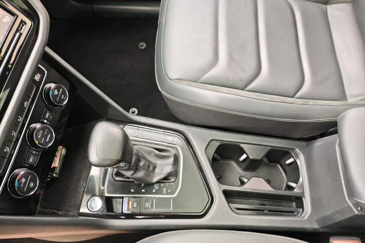 Used Volkswagen Tiguan L 2019 330TSI Automatic Two-Wheel Drive Panoramic Comfort Edition China VI Standard