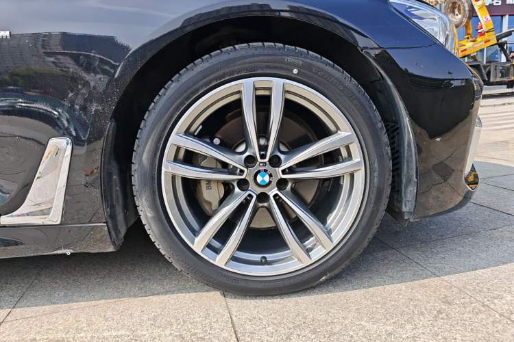 Used BMW 7 Series 2018 730Li Leading Model M Sport Package Exterior 5